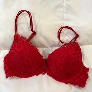 Victoria’s Secret Very Sexy Red Lace Push-Up 32B